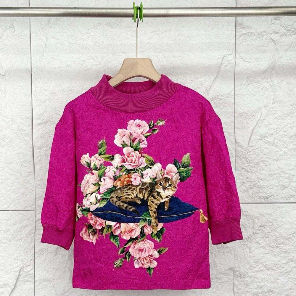 🚩steal Authentic Dolce & Gabbana Sweater - Fuchsia with Floral Cat Design